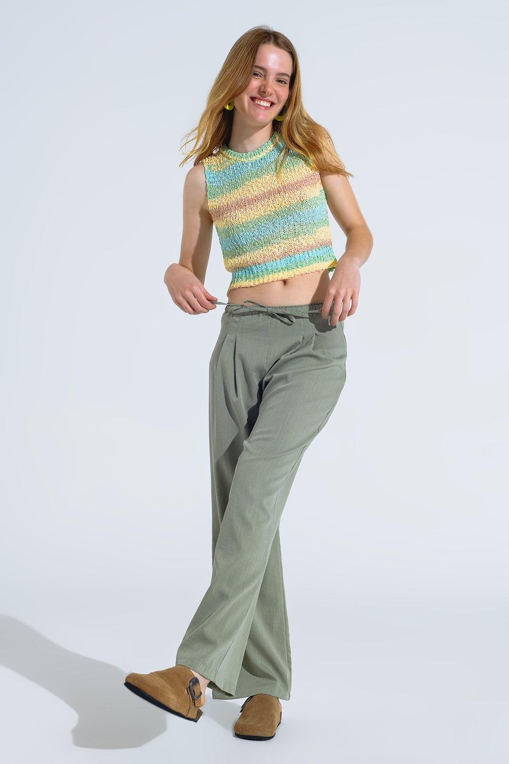 Light Green Relaxed Pants With Drawstring Closing And Side Pockets