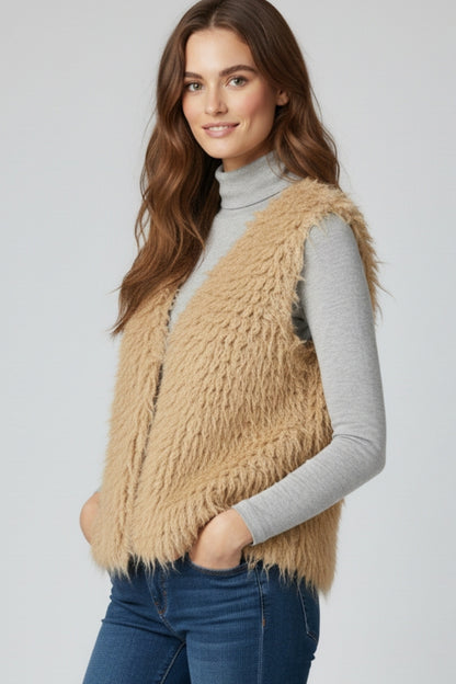 Luxurious vest with beige long-haired texture