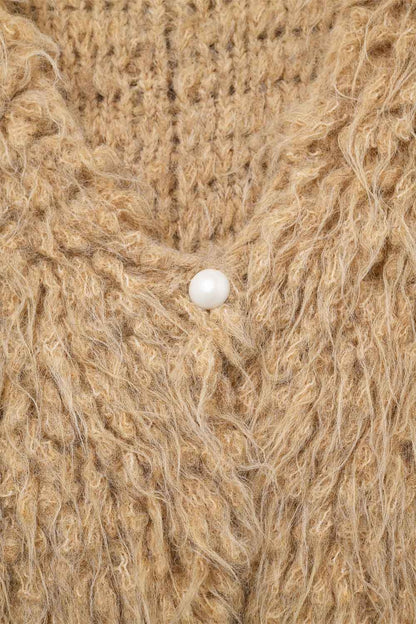 Luxurious vest with beige long-haired texture