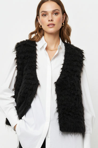 Luxurious vest with black long-haired texture