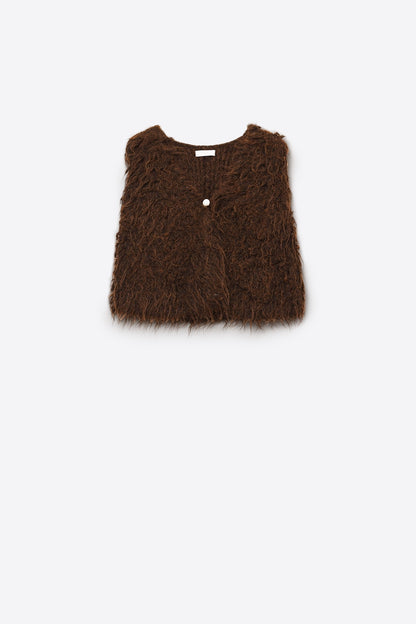 Q2 Luxurious vest with brown long-haired texture