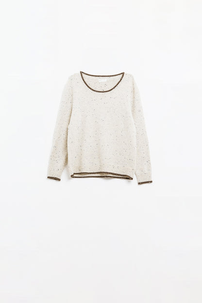 Q2 Mottled sweater with line detail in brown