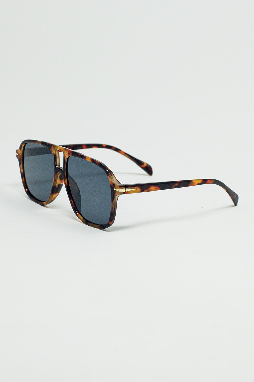 Oval Aviator Suglasses With Smoke Black Lens in Tortoise Shell