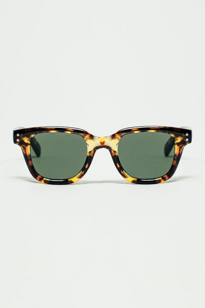 Q2 Polarised Sunglasses with dark Lens With Tortoise Sheel Frame