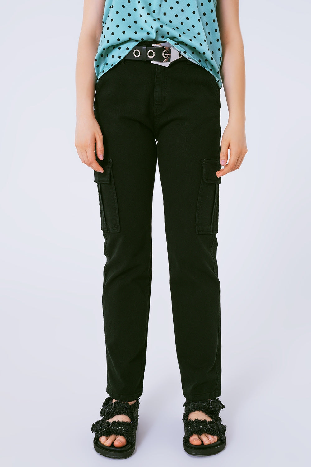 Relaxed cargo pants in black
