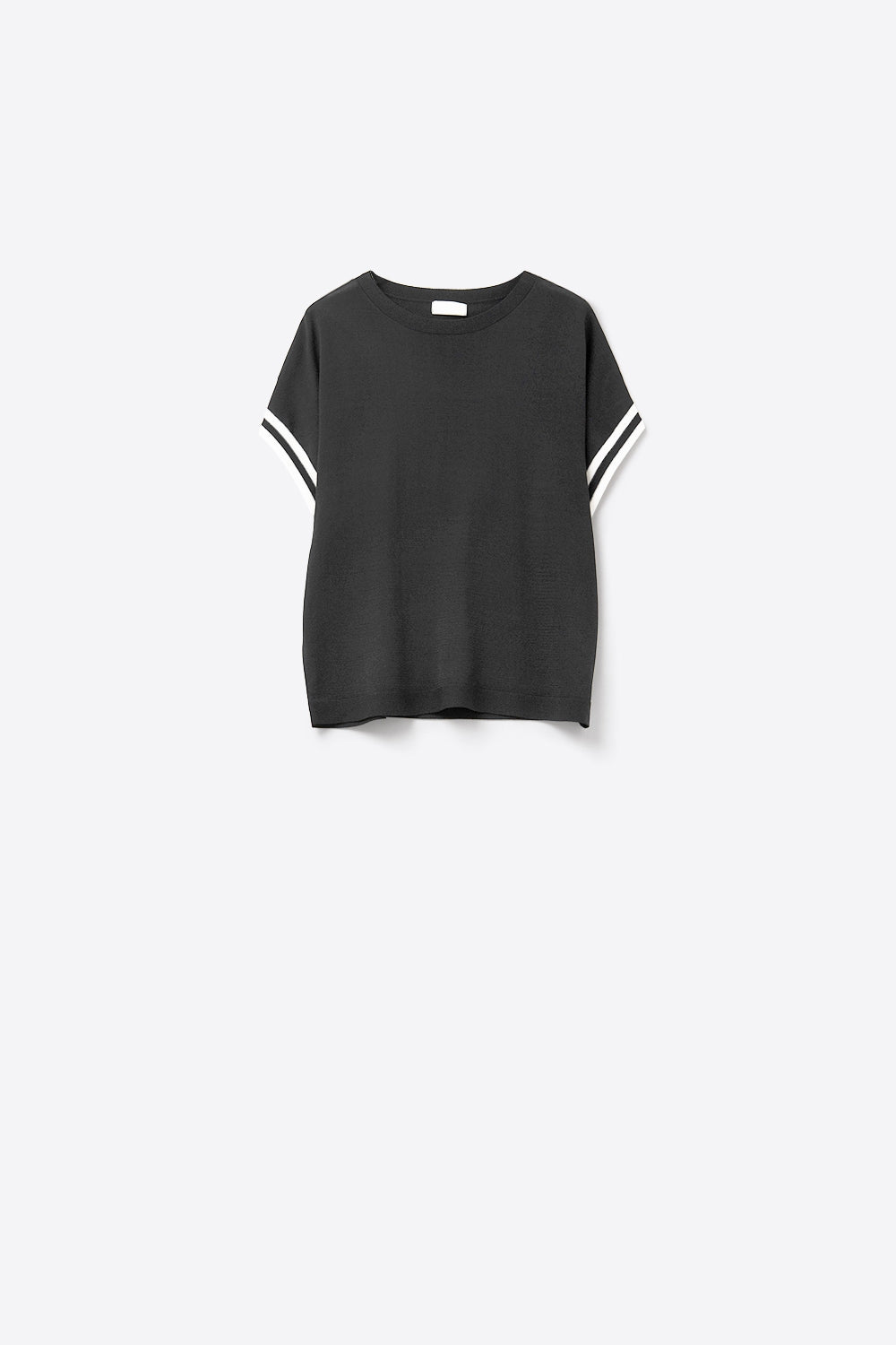 Q2 relaxed Sweater In Black with white contrast detail