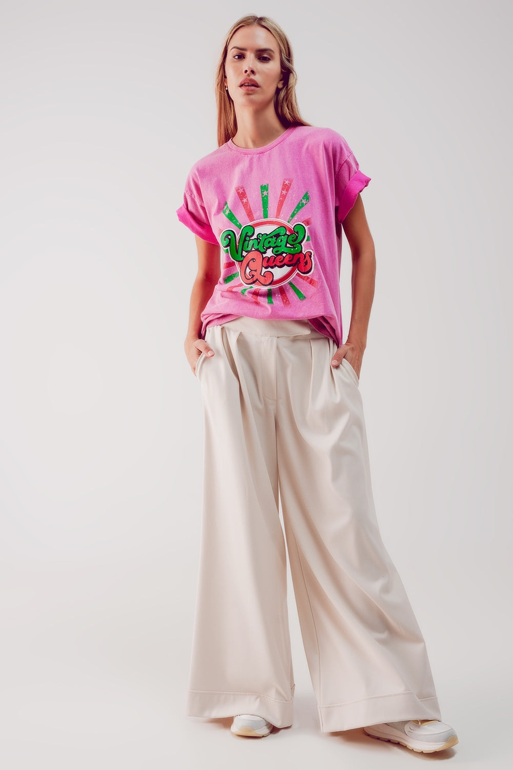 Relaxed t shirt with pink Vintage Queens graphic print