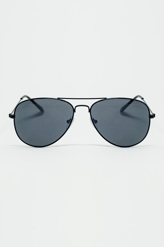 Q2 Retro Aviator SunglassesWith Smoke Lense in Black