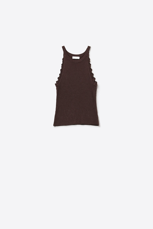 Q2 Ribbed Halter Top With Scalloped Finish in brown