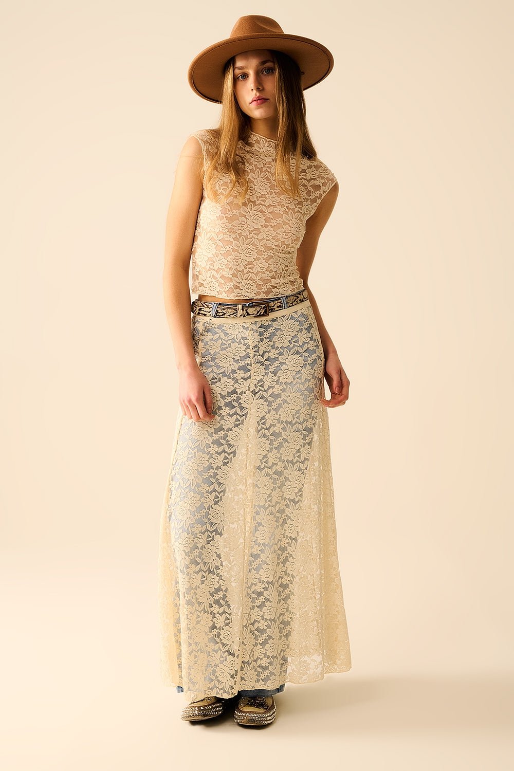 Romantic Lace T-shirt With Cap Sleeves in beige