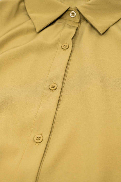 Shirt made of very soft and light fabric in camel