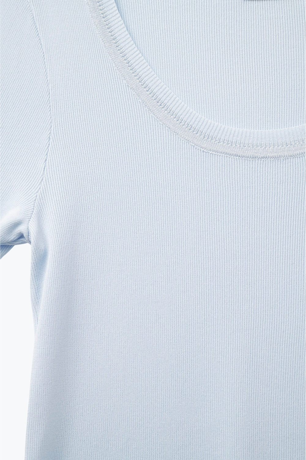 Short Sleeve sweater In baby blue With Silver Seam at Round Neck