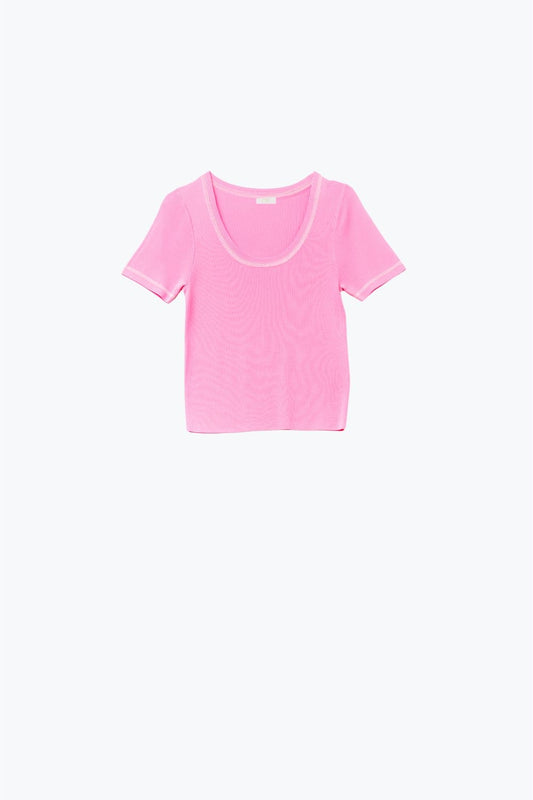 Q2 Short Sleeve sweater In pink With Silver Seam at Round Neck