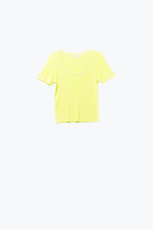 Q2 Short Sleeve sweater In yellow With Silver Seam at Round Neck