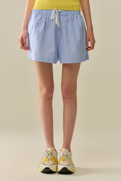Q2 Short with stripes and strings in the waistband