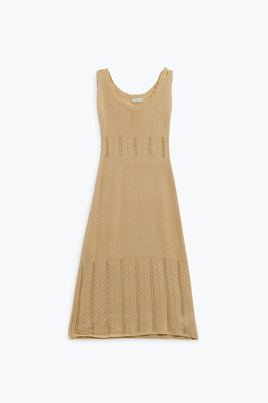 Q2 Sleeveless beige knit midi dress with round neck
