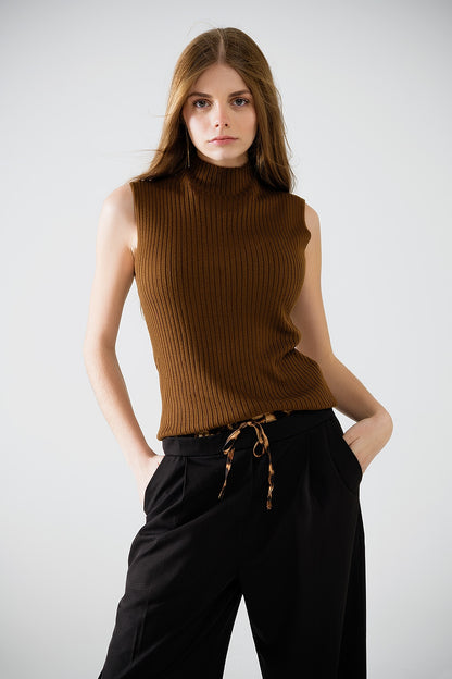 Q2 Sleeveless fine knit wool sweater in brown