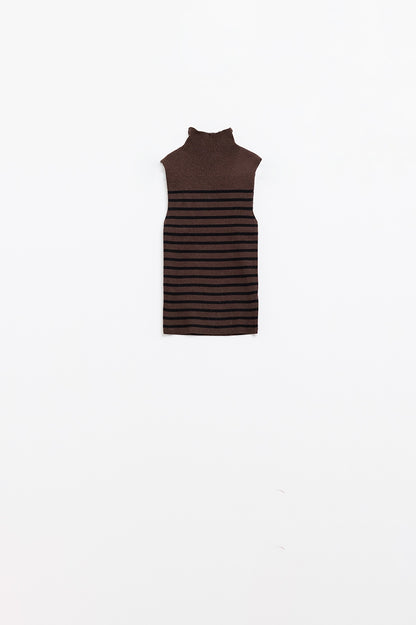 Q2 Striped high neck sweater In brown