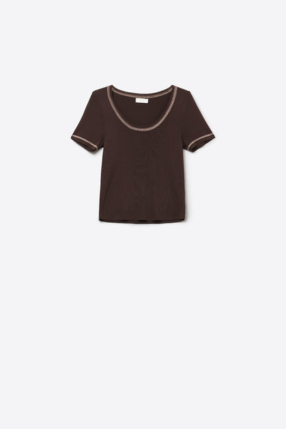 Q2 thin knitted sweater In brown With Silver Seam at Round Neck