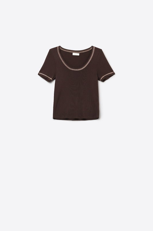 Q2 thin knitted sweater In brown With Silver Seam at Round Neck