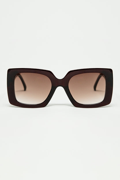 Q2 vintage silhouette sunglasses with a subtle angled cat-eye in burgundy