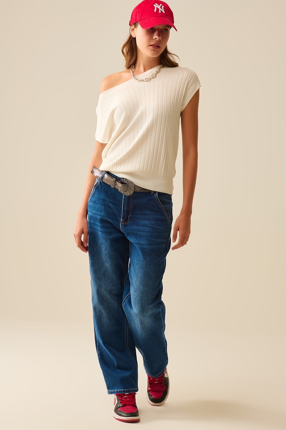 White fine Rib knitted Sweater with boat neck