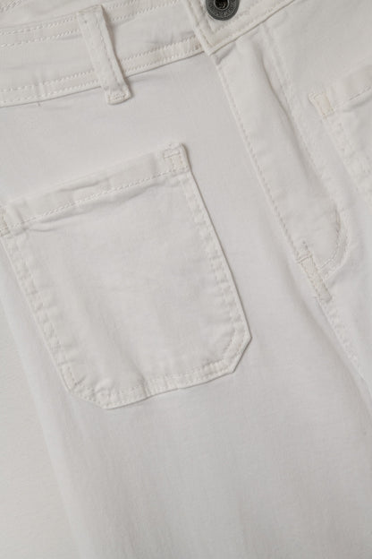 White Straight Leg pants With Front Pockets