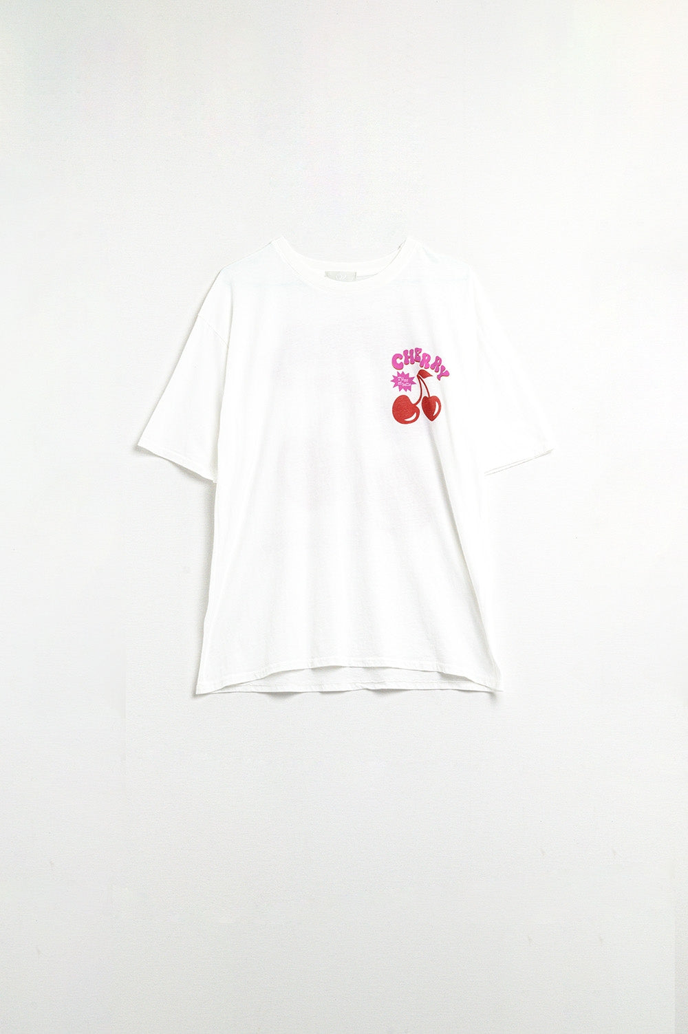 Q2 White T-shirt with Cherry in logo and letters
