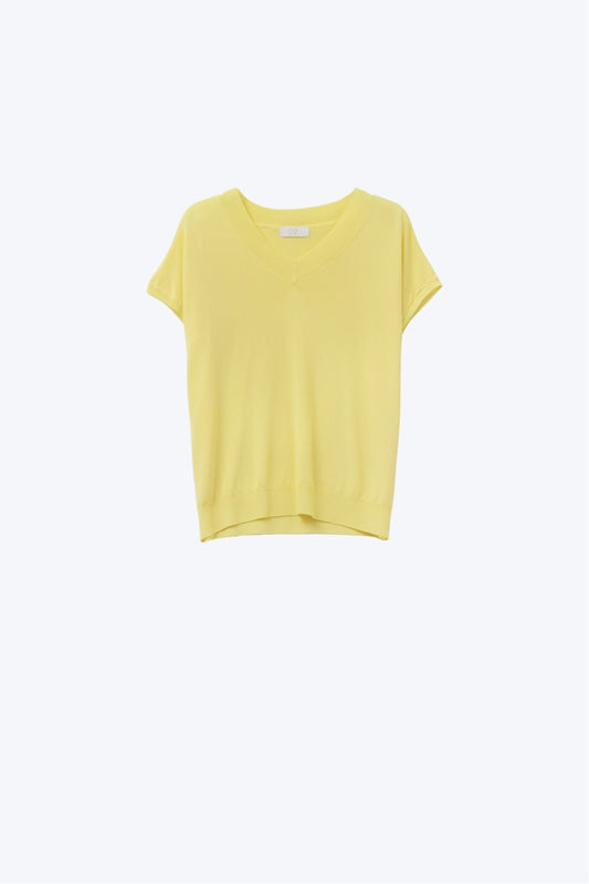 Q2 yellow fine knit V-neck sweater